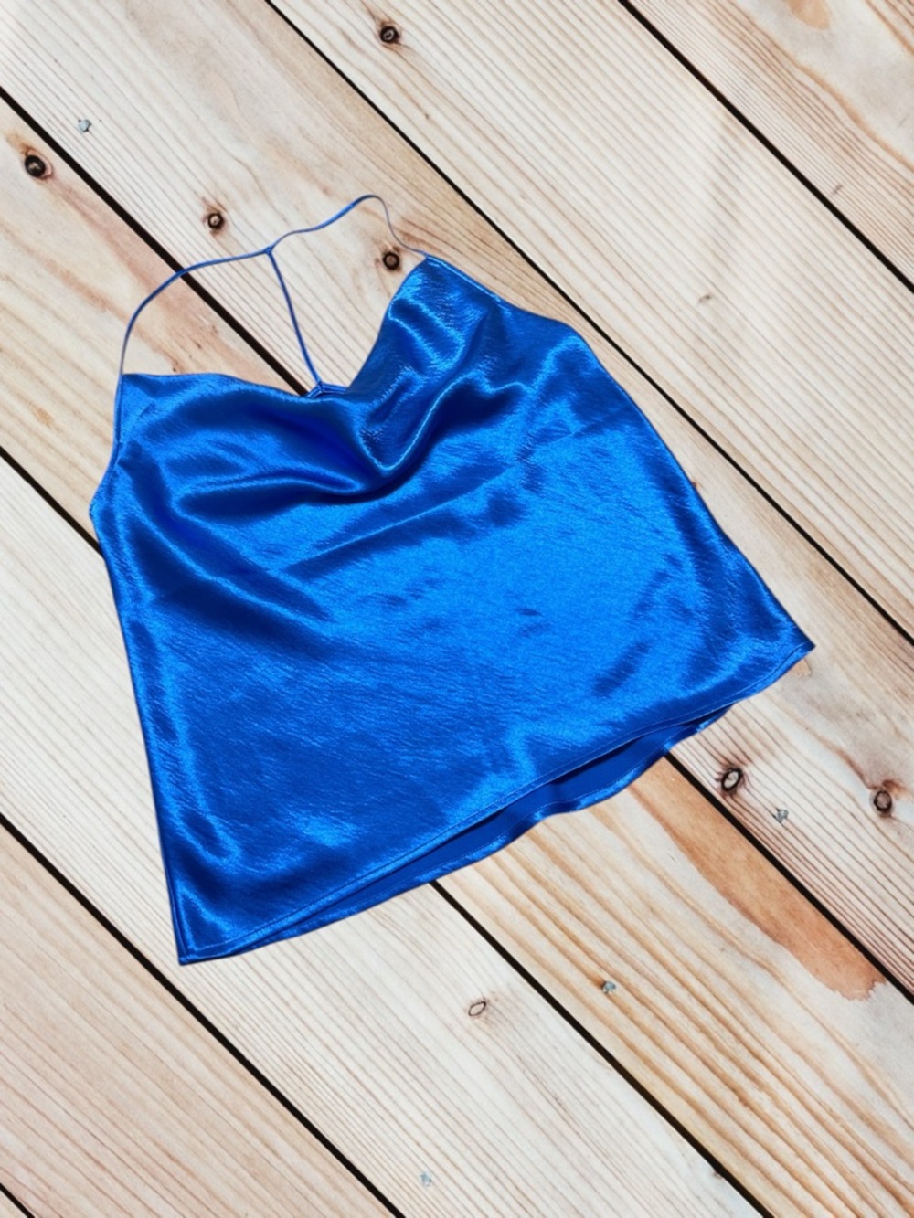 Express S vibrant blue satin cowl neck T back camisole - Picture 2 of 12